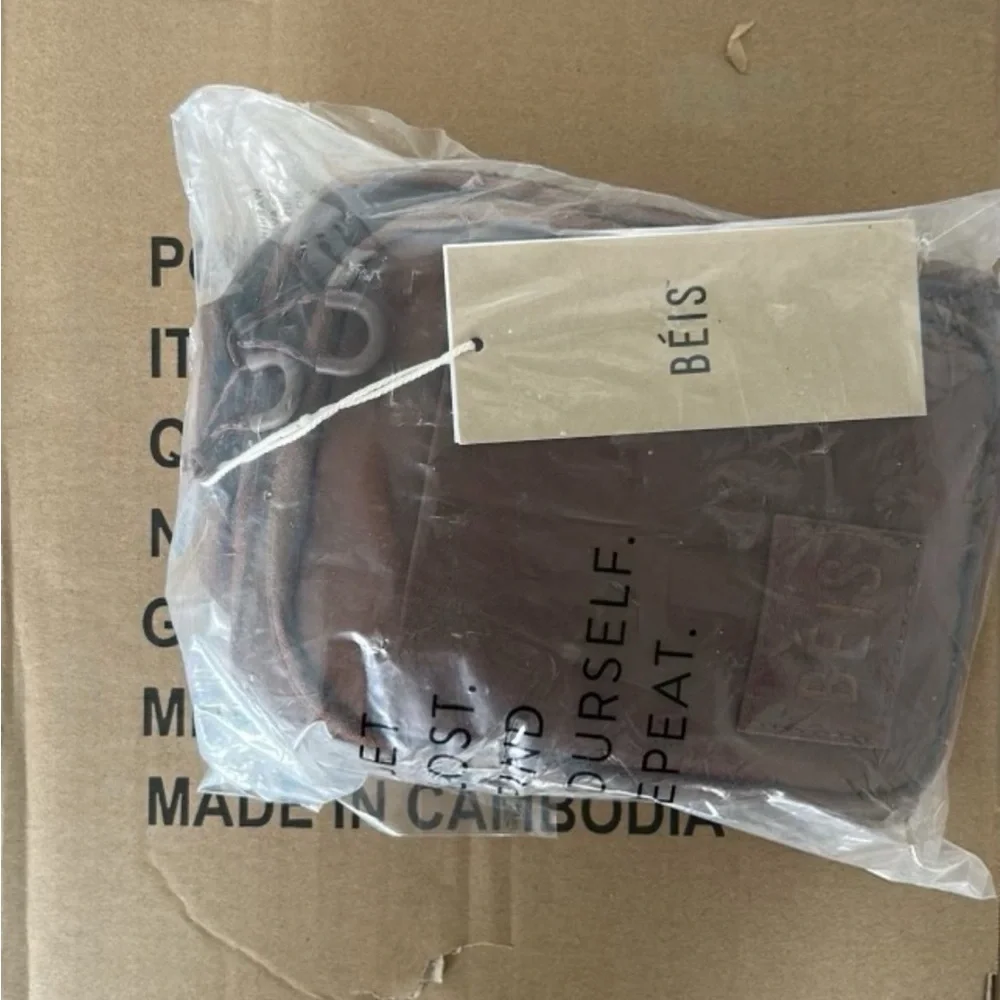 BEIS compact pouch